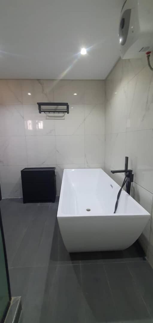 Abode Apartments ลากอส ภายนอก รูปภาพ